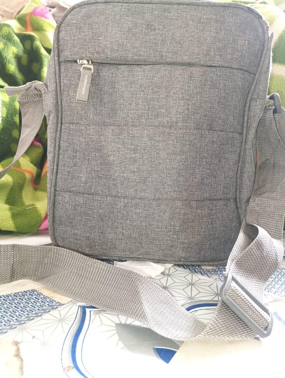 🎒 Men’s Stylish & Durable Sling Bag