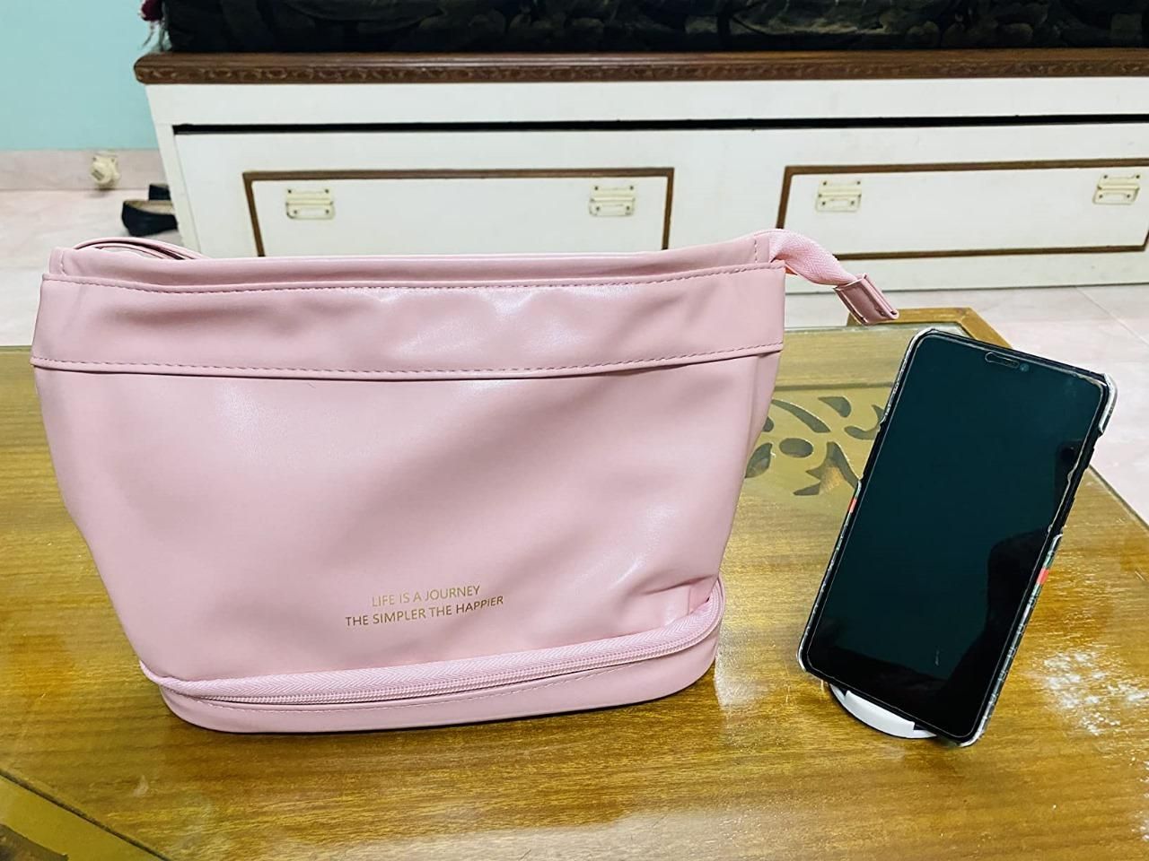 💼 Large Capacity Cosmetic Travel Bag