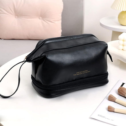 💼 Large Capacity Cosmetic Travel Bag