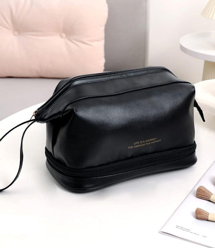 💼 Large Capacity Cosmetic Travel Bag